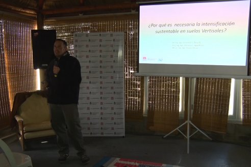 Jornada de Intensificación Sustentable en Suelos Vertisoles - Establecimiento Los Robles - Maciá