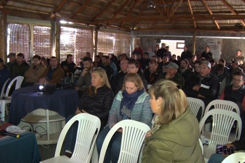 Jornada de Intensificación Sustentable en Suelos Vertisoles - Establecimiento Los Robles - Maciá