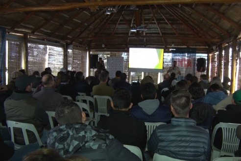 Jornada de Intensificación Sustentable en Suelos Vertisoles - Establecimiento Los Robles - Maciá