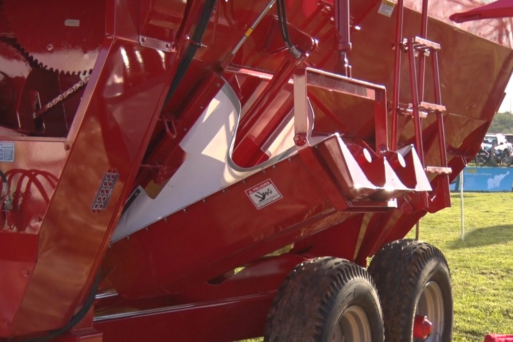 El mixer de Mainero fue una atracción central en la muestra agropecuaria.