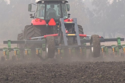 En Hasenkamp se concretó una jornada dinámica de Servi Parts Agromaquinarias