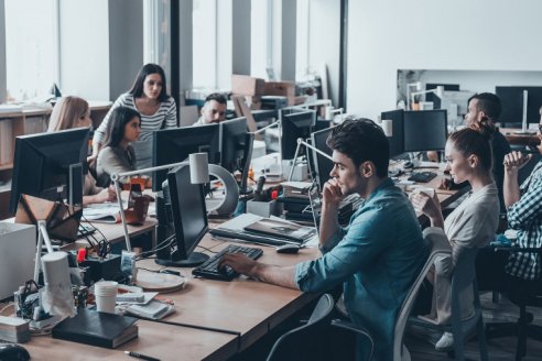 El empleo en los rubros de tecnología crece al 45% anual