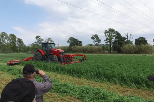 La Experience Tour Massey Ferguson 2022 arrancó por Crespo con gran convocatoria