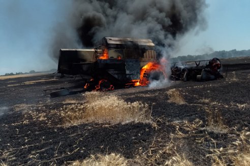 Una cosechadora se prendió fuego