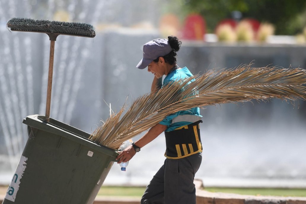 Trabajar bajo el sol directo es una de las restricciones para estos días.