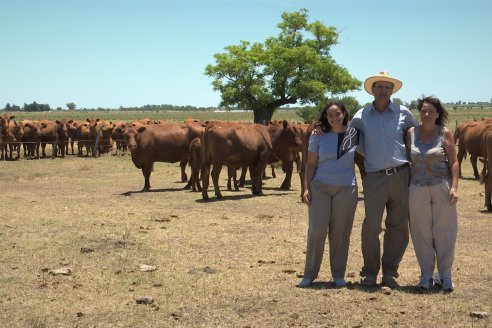 Claudio y Kiara Balla - Productores Pecuarios, Establecimiento El Cholito - Apasionados por el Angus Colorado
