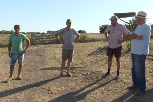 Carlos Bernhart , Contratista Rural y Gustavo Gareis, Productor Tambero - Fertilización Orgánica en Aldea Santa Rosa