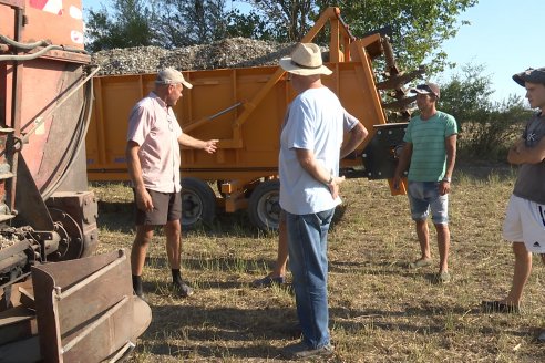 Carlos Bernhart , Contratista Rural y Gustavo Gareis, Productor Tambero - Fertilización Orgánica en Aldea Santa Rosa