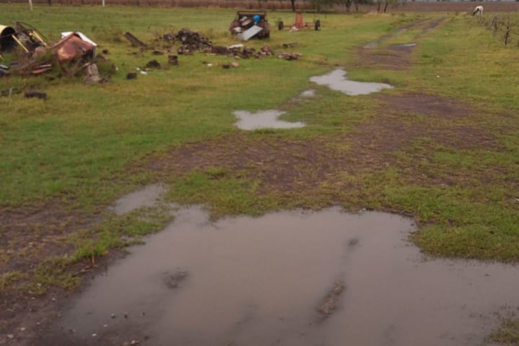 Un clásico: foto del caminito encharcado de Quique Ginder cada vez que llueve. Un clásico: foto del caminito encharcado de Quique Ginder cada vez que llueve.