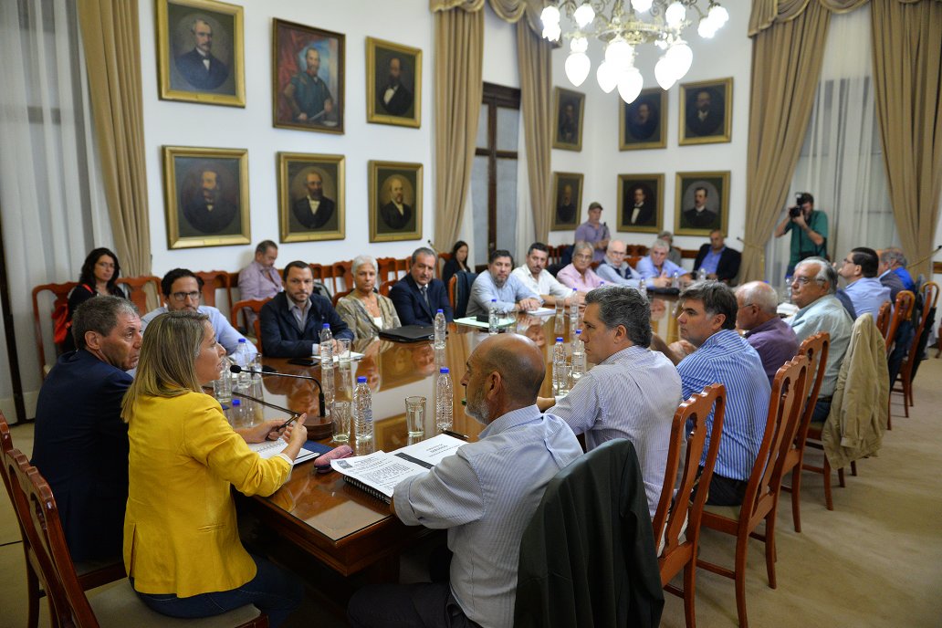 El anuncio se concretó en el encuentro entre autoridades y gremialistas.