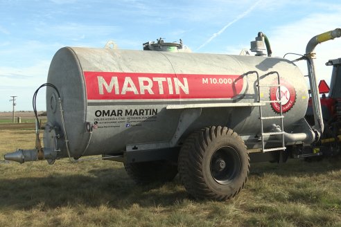 Presentación y Jornada Dinámica en Estación Camps- Weinbaur S.A. - Estercolera Omar Martin M10000L