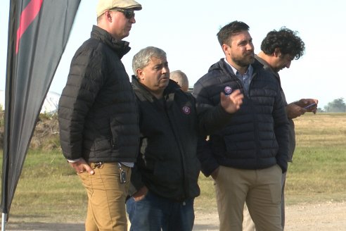 Presentación y Jornada Dinámica en Estación Camps- Weinbaur S.A. - Estercolera Omar Martin M10000L