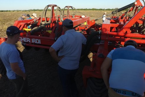 Presentación Sembradora Gherardi G 900 Air Planter - Brondi Maquinarias - Campo Flia. Broder - Distrito Tala, E.Ríos