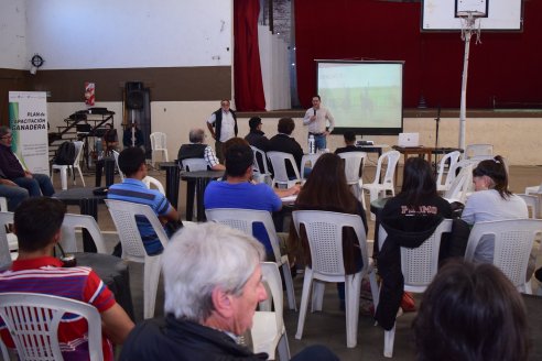 Unos 500 productores jóvenes y grandes se educan en ganadería