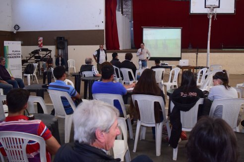 Unos 500 productores jóvenes y grandes se educan en ganadería