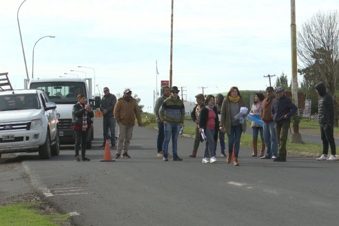 Masivo reclamo por mejoras al camino que une a Viale con Maciá