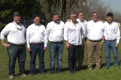 Presentación del Aditivo Multifactorial R-ZETA de Los Vascos SRL en la EEA INTA C.del Uruguay