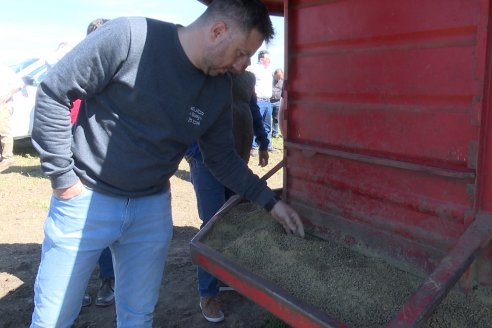 Presentación del Aditivo Multifactorial R-ZETA de Los Vascos SRL en la EEA INTA C.del Uruguay