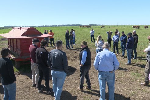 Presentación del Aditivo Multifactorial R-ZETA de Los Vascos SRL en la EEA INTA C.del Uruguay