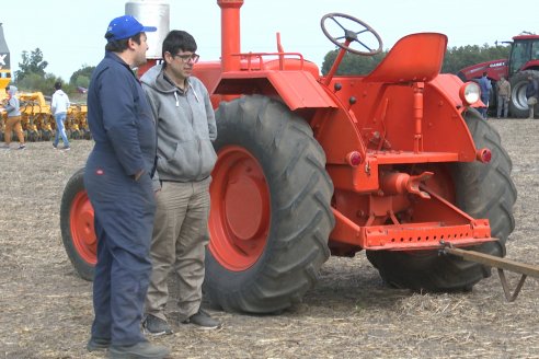 Técnología de ayer y de hoy: Dinámica de Maquinaria Agricola de la Sociedad Rural de Maria Grande