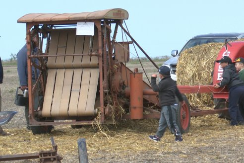 Técnología de ayer y de hoy: Dinámica de Maquinaria Agricola de la Sociedad Rural de Maria Grande