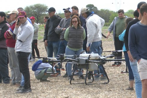 Técnología de ayer y de hoy: Dinámica de Maquinaria Agricola de la Sociedad Rural de Maria Grande