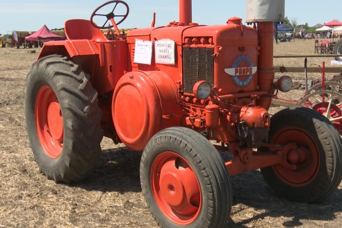 Técnología de ayer y de hoy: Dinámica de Maquinaria Agricola de la Sociedad Rural de Maria Grande