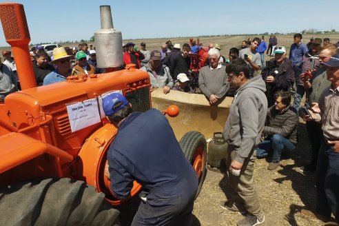 Técnología de ayer y de hoy: Dinámica de Maquinaria Agricola de la Sociedad Rural de Maria Grande