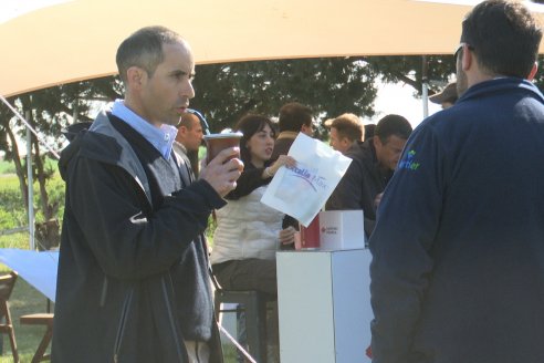 Jornada a Campo de Sumitomo-Chemical y Agrofe Campo - Presentación de Excalia Max en Victoria