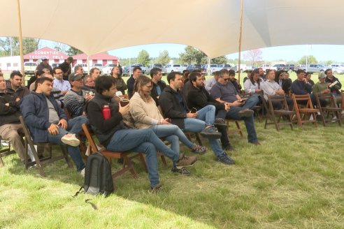 Jornada a Campo de Sumitomo-Chemical y Agrofe Campo - Presentación de Excalia Max en Victoria