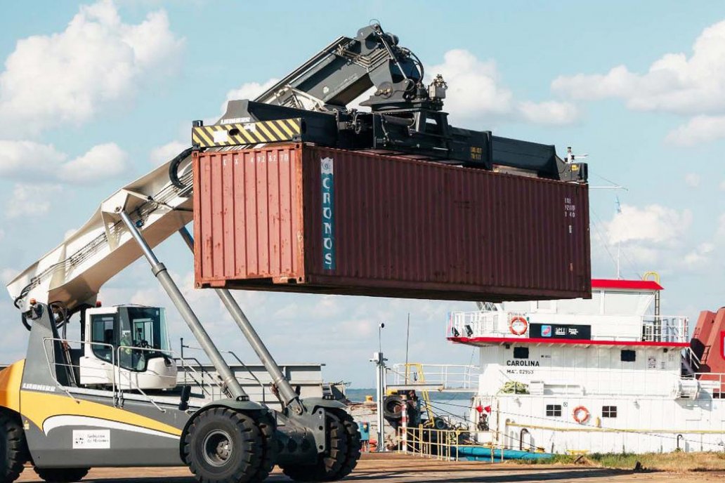 El rojo comercial se explica principalmente por el salto de las importaciones El rojo comercial se explica principalmente por el salto de las importaciones