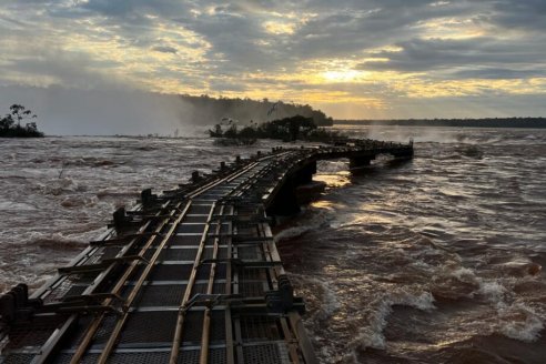 A estar atentos por la crecida del río