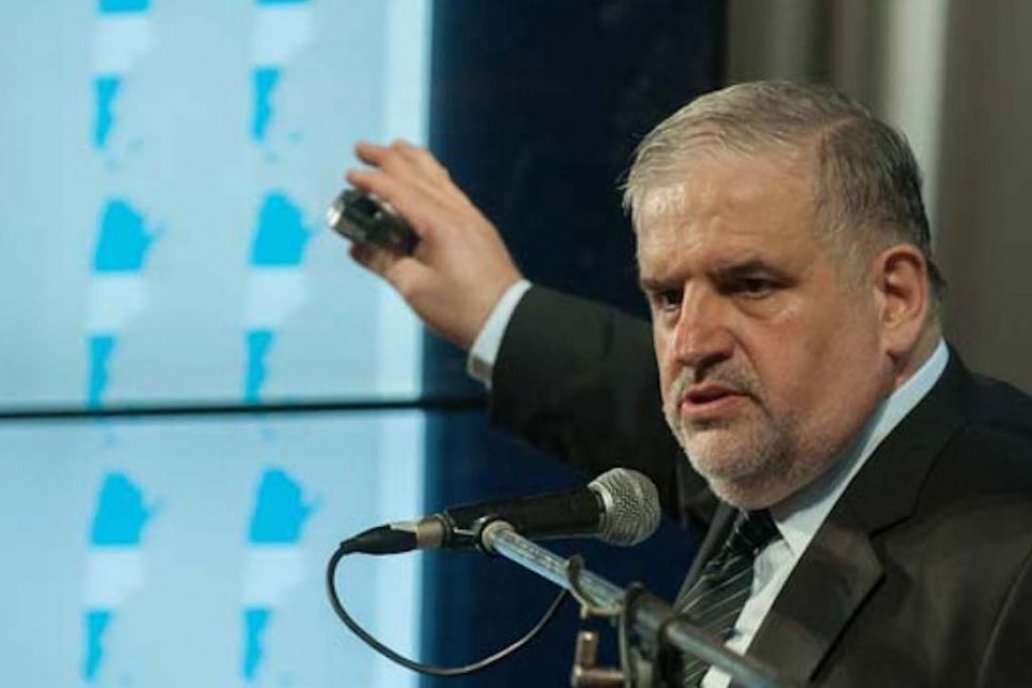 El académico desplegó una propuesta con el aporte de expertos del sector.