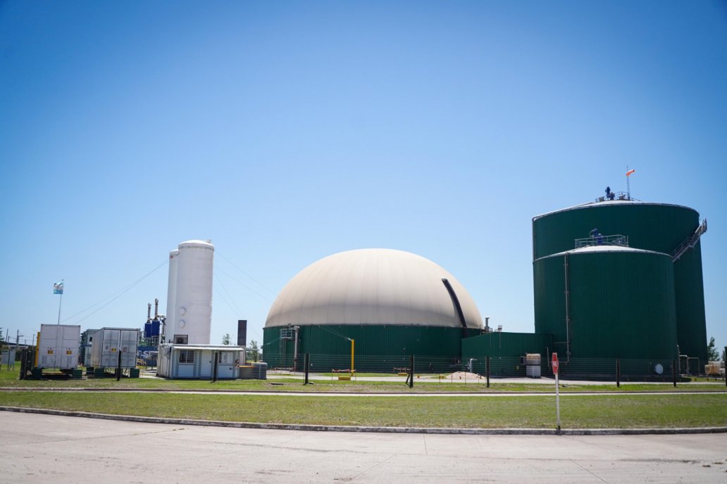 El Gobierno recibió ofertas por 770.000 m3 anuales. Inversión U$S1.000 millones El Gobierno recibió ofertas por 770.000 m3 anuales. Inversión U$S1.000 millones