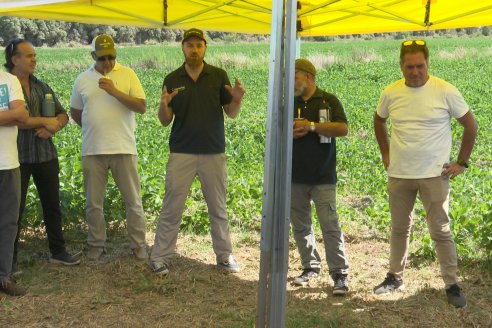 Jornada Taller de Capacitación Técnica a Campo - Syngenta Argentina e Insumos Entre Ríos S.A. - LA SOJINETA