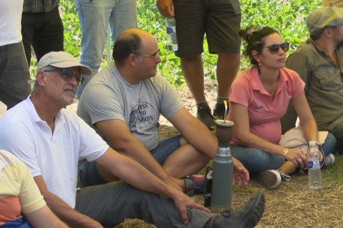 Jornada Taller de Capacitación Técnica a Campo - Syngenta Argentina e Insumos Entre Ríos S.A. - LA SOJINETA