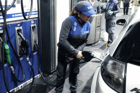 Los combustibles acumulan una suba del 95% desde diciembre