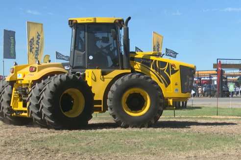 "En Pauny hicimos un tractor a requerimiento de los productores"