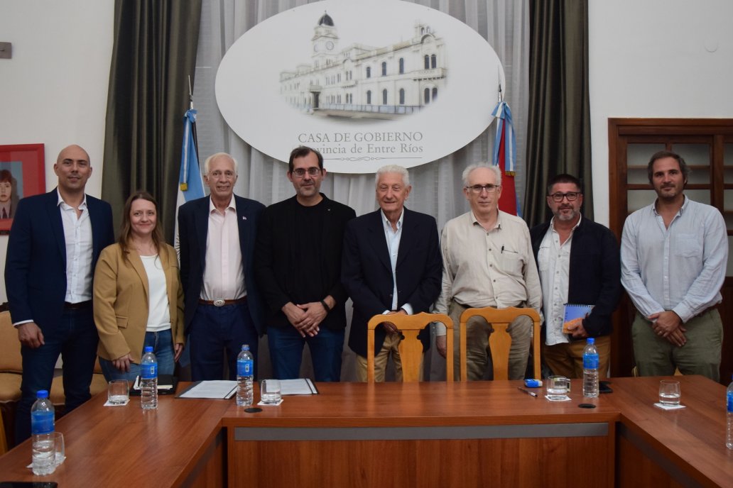 El acuerdo público y privado se concretó en la Casa de Gobierno, en Paraná. El acuerdo público y privado se concretó en la Casa de Gobierno, en Paraná.