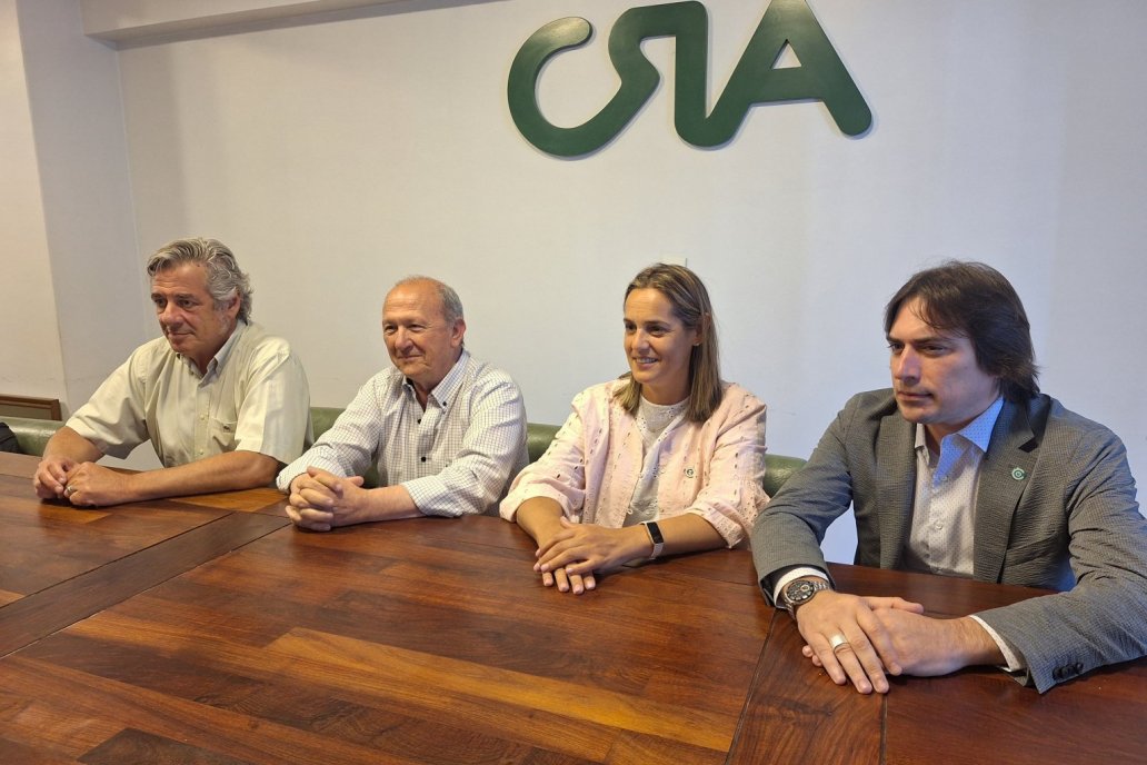 Los titulares de las entidades quieren tratar el tema con el Presidente. Los titulares de las entidades quieren tratar el tema con el Presidente.