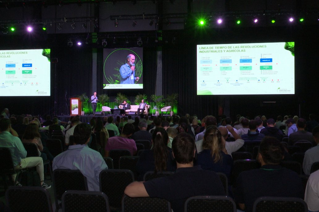 7 y 8 de mayo pasado Simposio Fertilidad en el Salón Metropolitano de Rosario 7 y 8 de mayo pasado Simposio Fertilidad en el Salón Metropolitano de Rosario