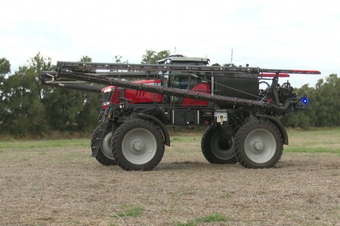 Weinbaur S.A. - Demostración Técnica a Campo para presentar a la Pulverizadora MF535R