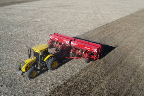 Agropecuaria Sauce Pinto: Puesta en marcha de Sembradora Doble Proposito de Dolbi DX 2142