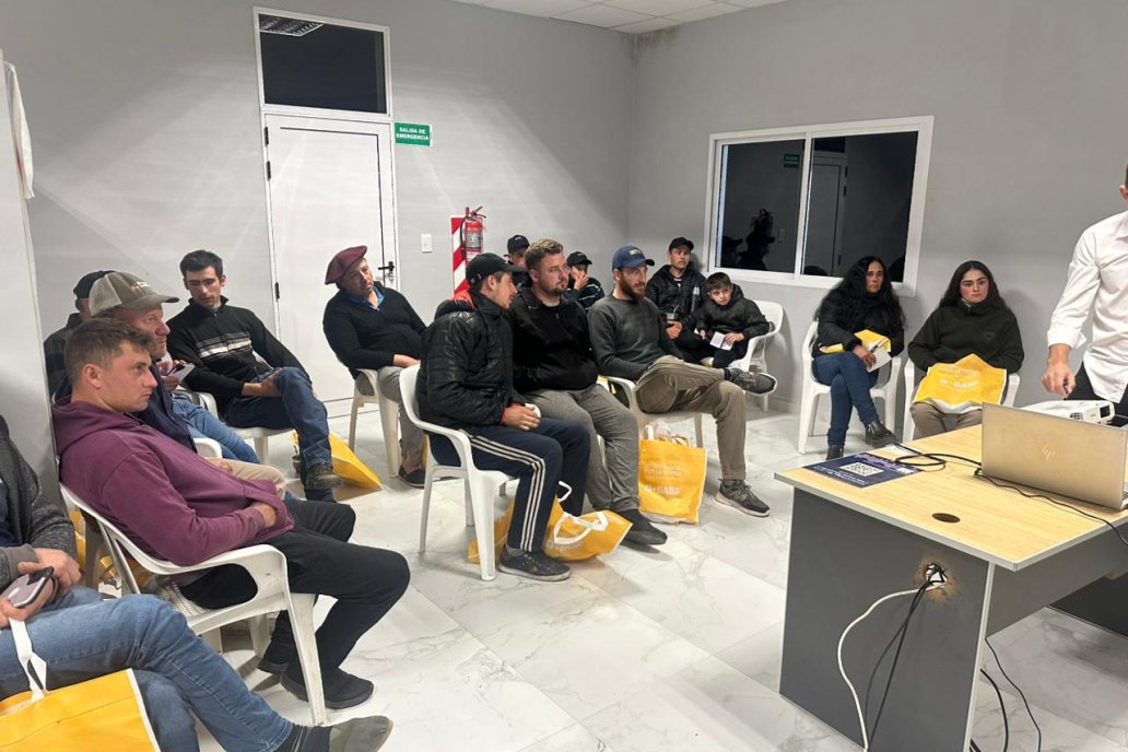 En Crucesitas Octava los productores abordaron las claves para sumar con el maíz En Crucesitas Octava los productores abordaron las claves para sumar con el maíz