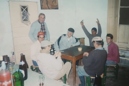 En el camino de La Balsa, parada en el viejo almacén de Welschen