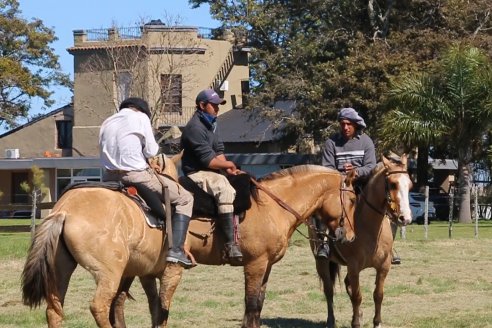 Dia de Campo de Cabaña Los Ramones de Emimai SA - Previo al 2° Remate Anual ANGUS DE PRIMERA