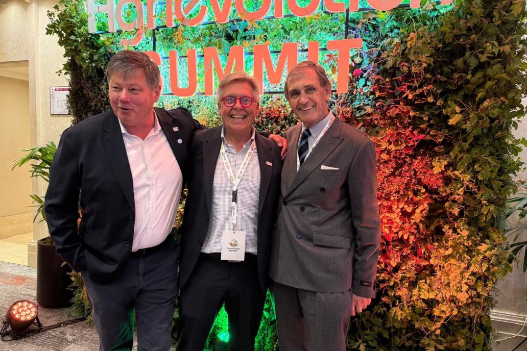 APACHE y Carlos Castellani, protagonistas del Agrievolution Summit 2025. APACHE y Carlos Castellani, protagonistas del Agrievolution Summit 2025.