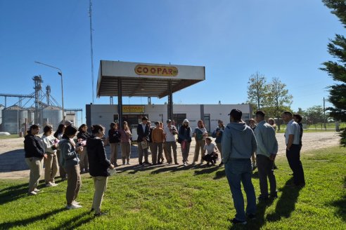 Alumnos de la Escuela Ara General Belgrano, de visita por Coopar