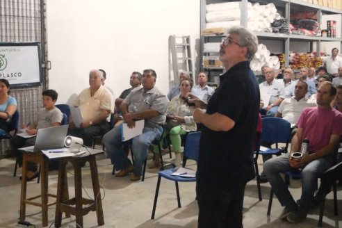 Charla Técnica y Despedida de Año en Veterinaria Hernandez, Federal