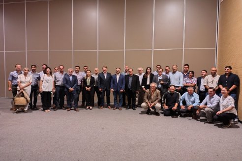 Cumbre institucional para paliar el empleo en negro de la fruta